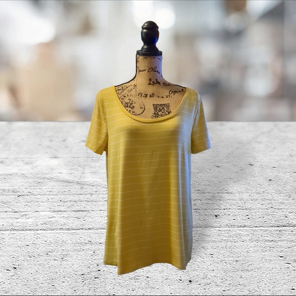 Old navy stretch yellow with white striped tshirt size XL - Picture 2 of 10